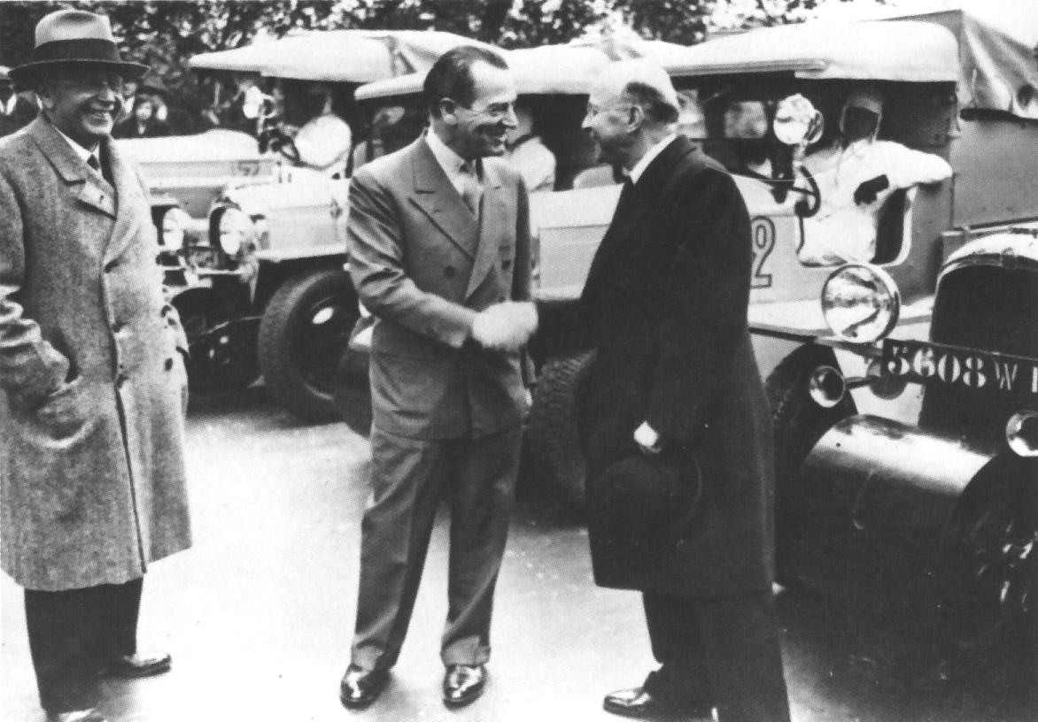 Adolphe Kégresse en chapeau mou - avril 1934.jpg